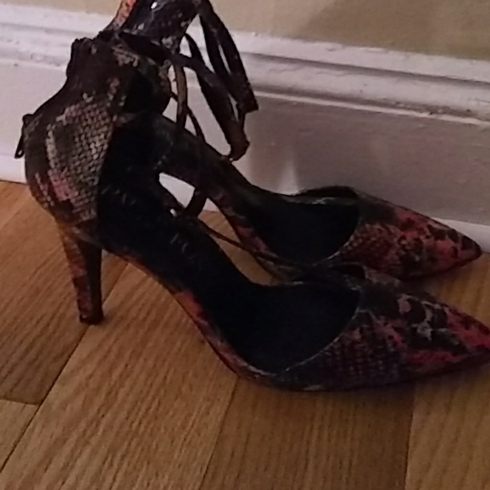 Shoes - Picture 2 of 3